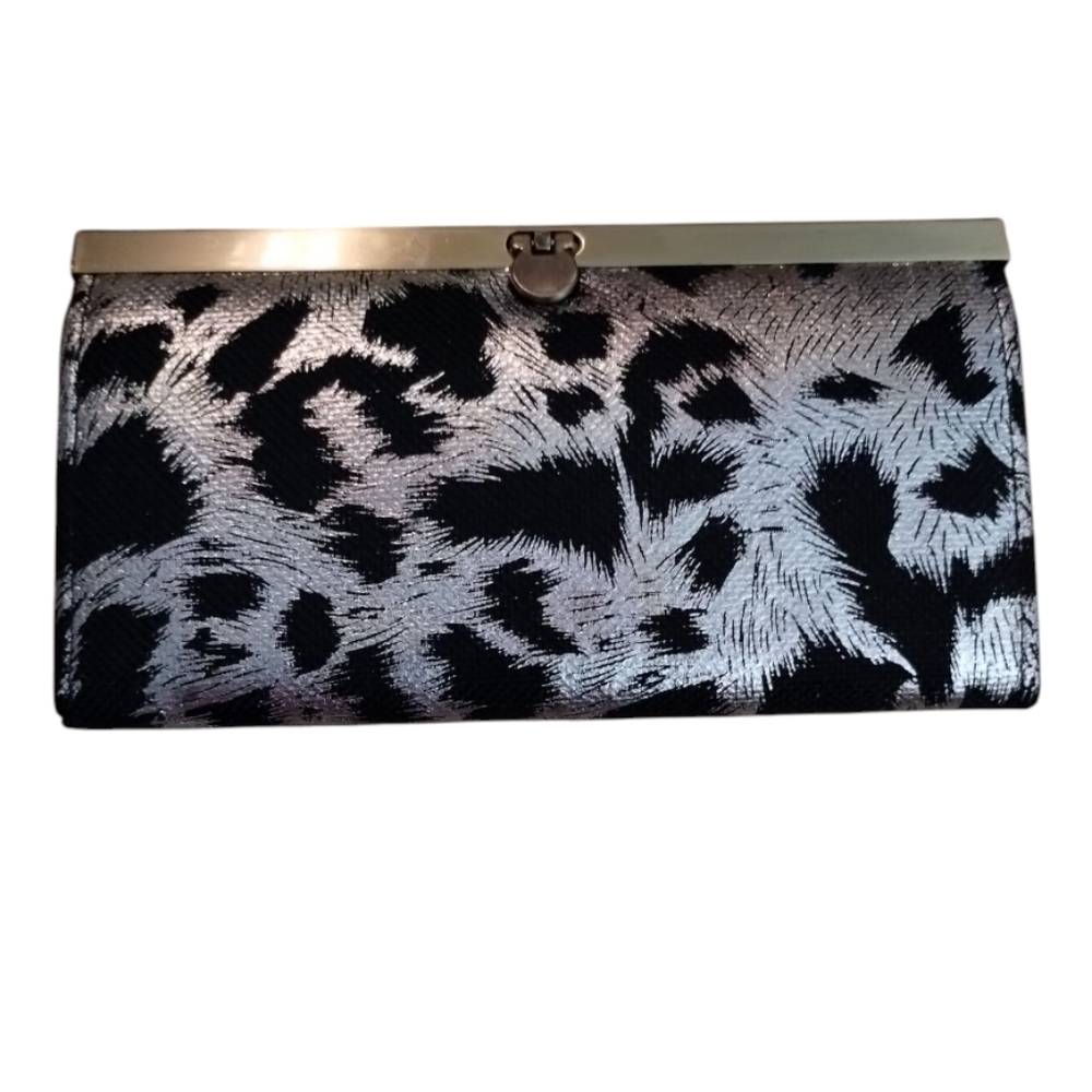 Vintage BDG. Elegant Black and Silver Women's Clutch